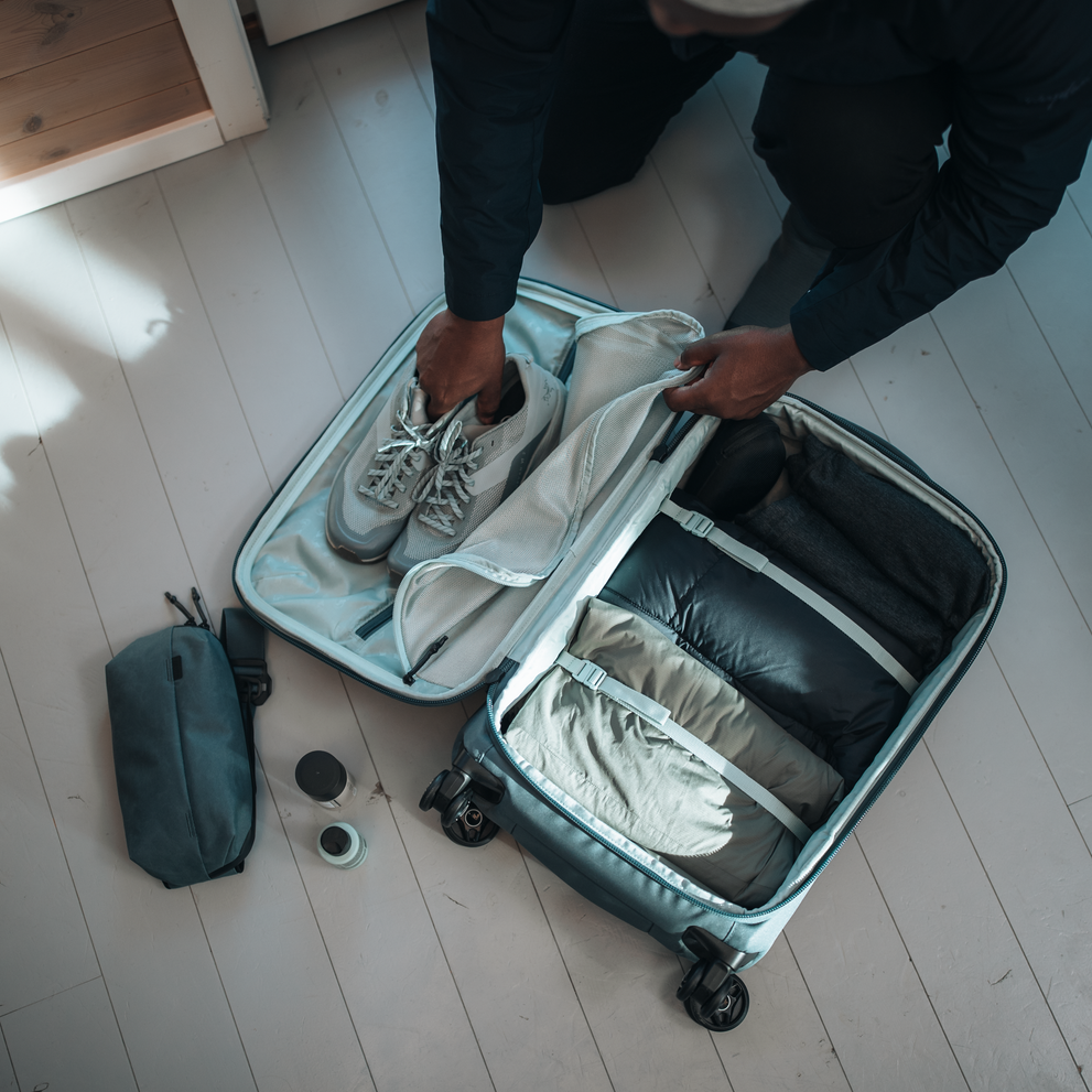 Thule Aion Carry On Spinner - Dark slate