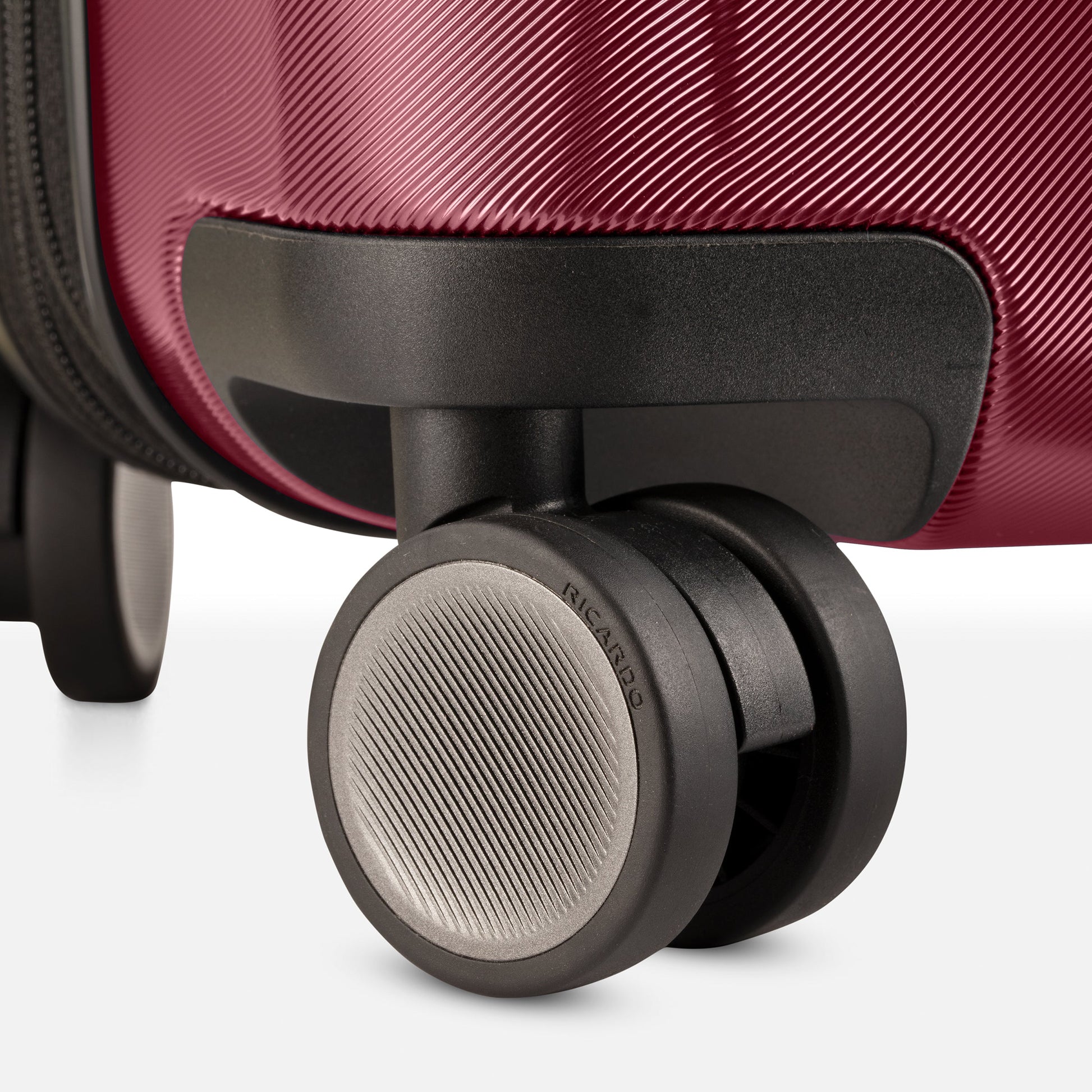 Ricardo Beverly Hills Brentwood Hardside Carry-On Expandable Spinner - Crimson