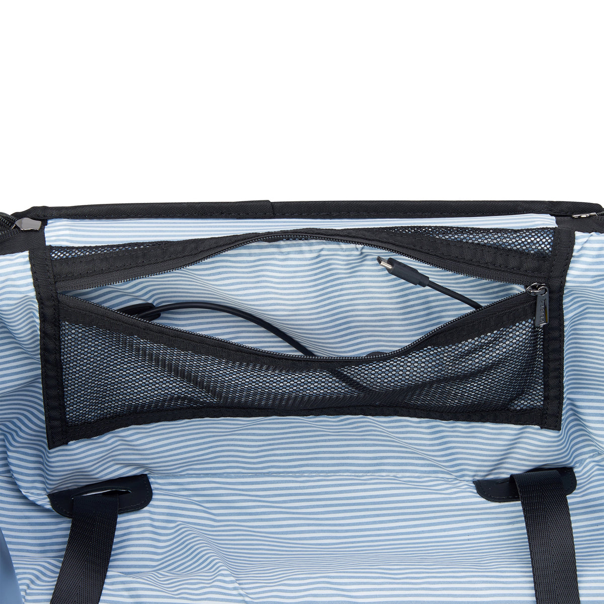 Delsey Wagram - Carry-On Plus Expandable Spinner - Black