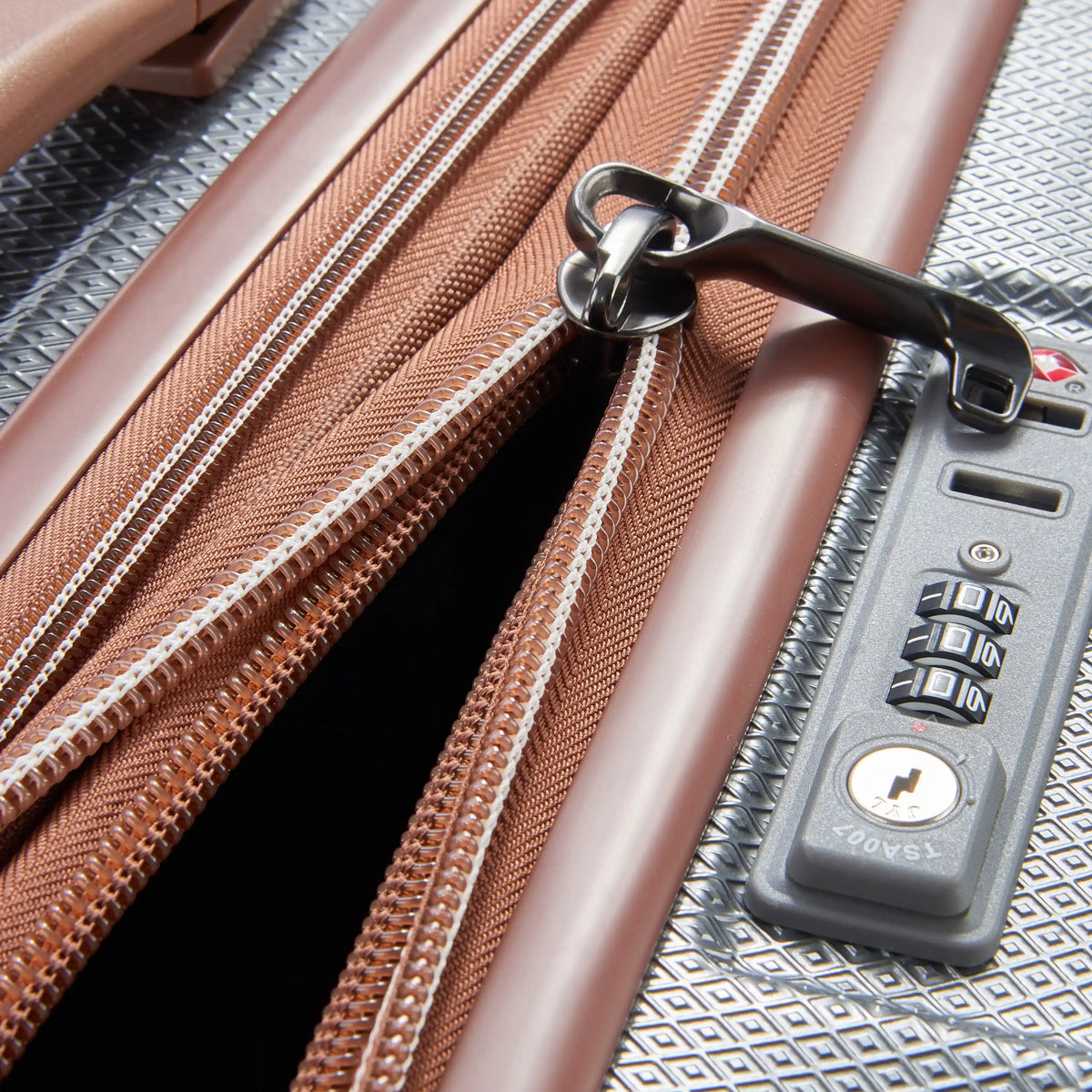 Delsey CARROUSEL - Medium Expandable Spinner - Platinum