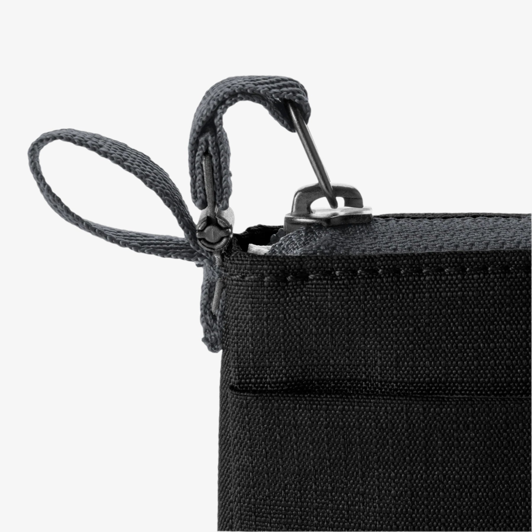 Eagle Creek Stash RFID Zip Wallet - Black