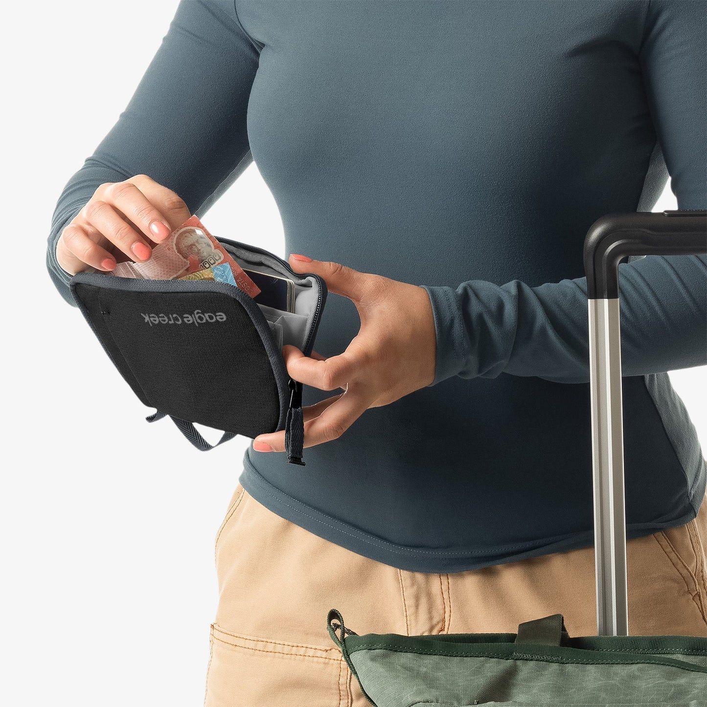 Eagle Creek Stash RFID Passport Wallet - Black