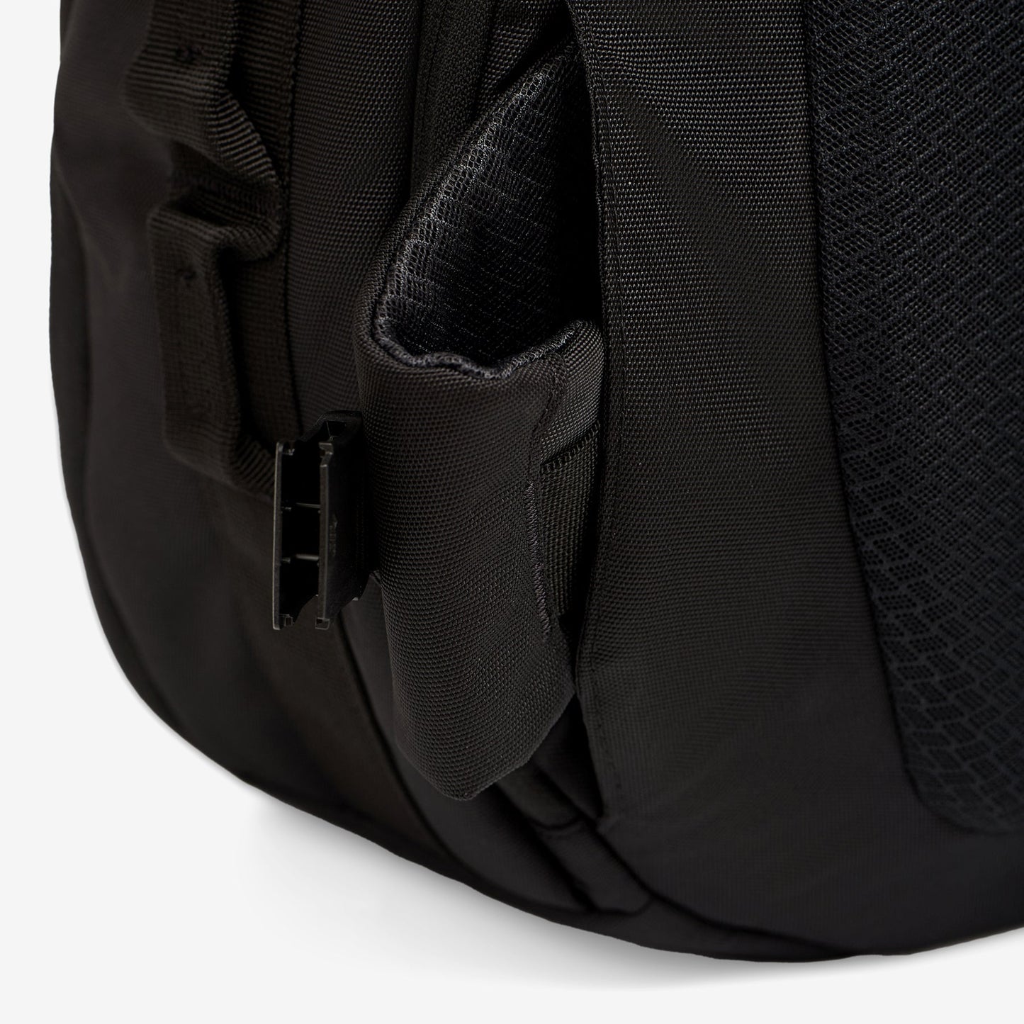 Eagle Creek Tour Lite Travel Pack 38L - Black