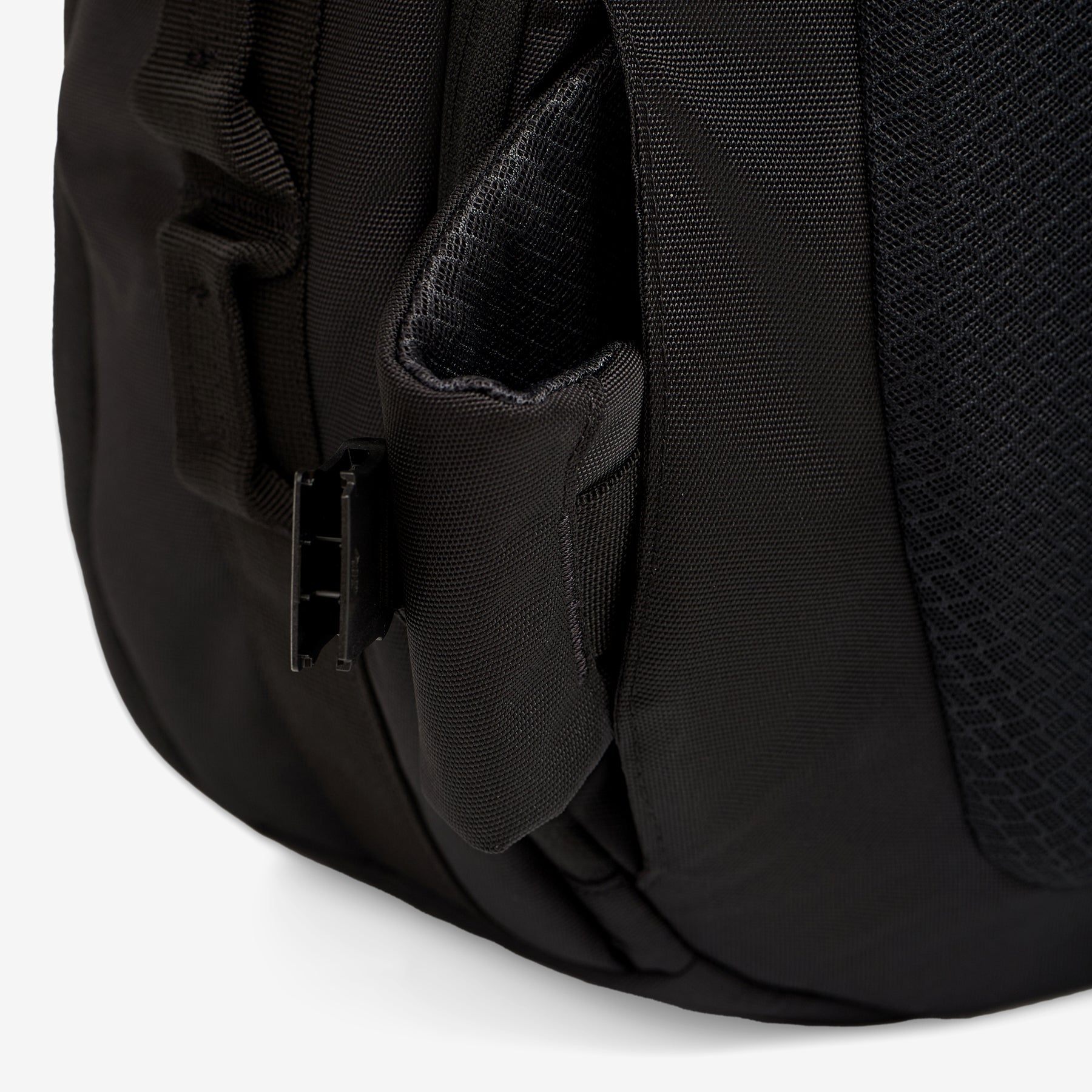 Eagle Creek Tour Lite Travel Pack 38L - Black