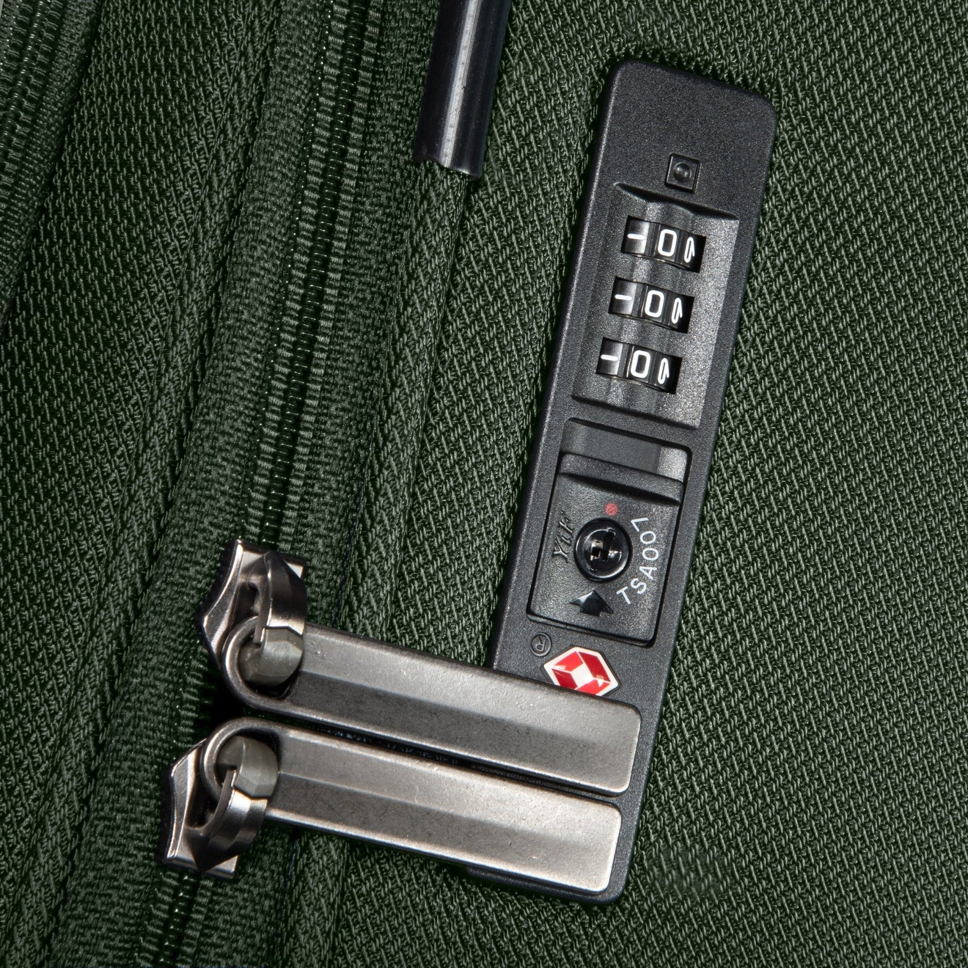 Ricardo Beverly Hills Avalon Softside Medium Check-In Expandable Spinner - Juniper Green