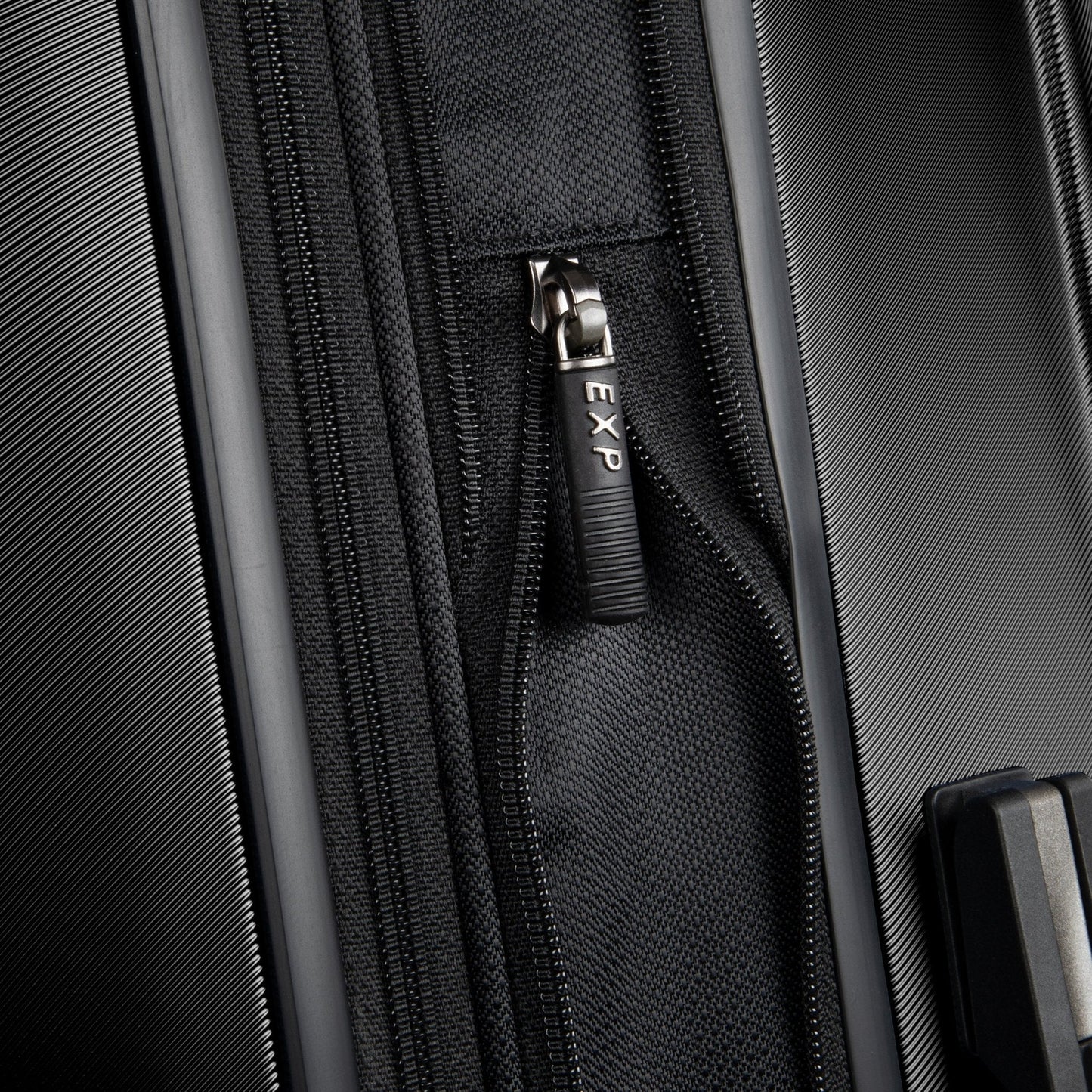 Ricardo Beverly Hills Brentwood Hardside Medium Check-In Expandable Spinner - Onyx