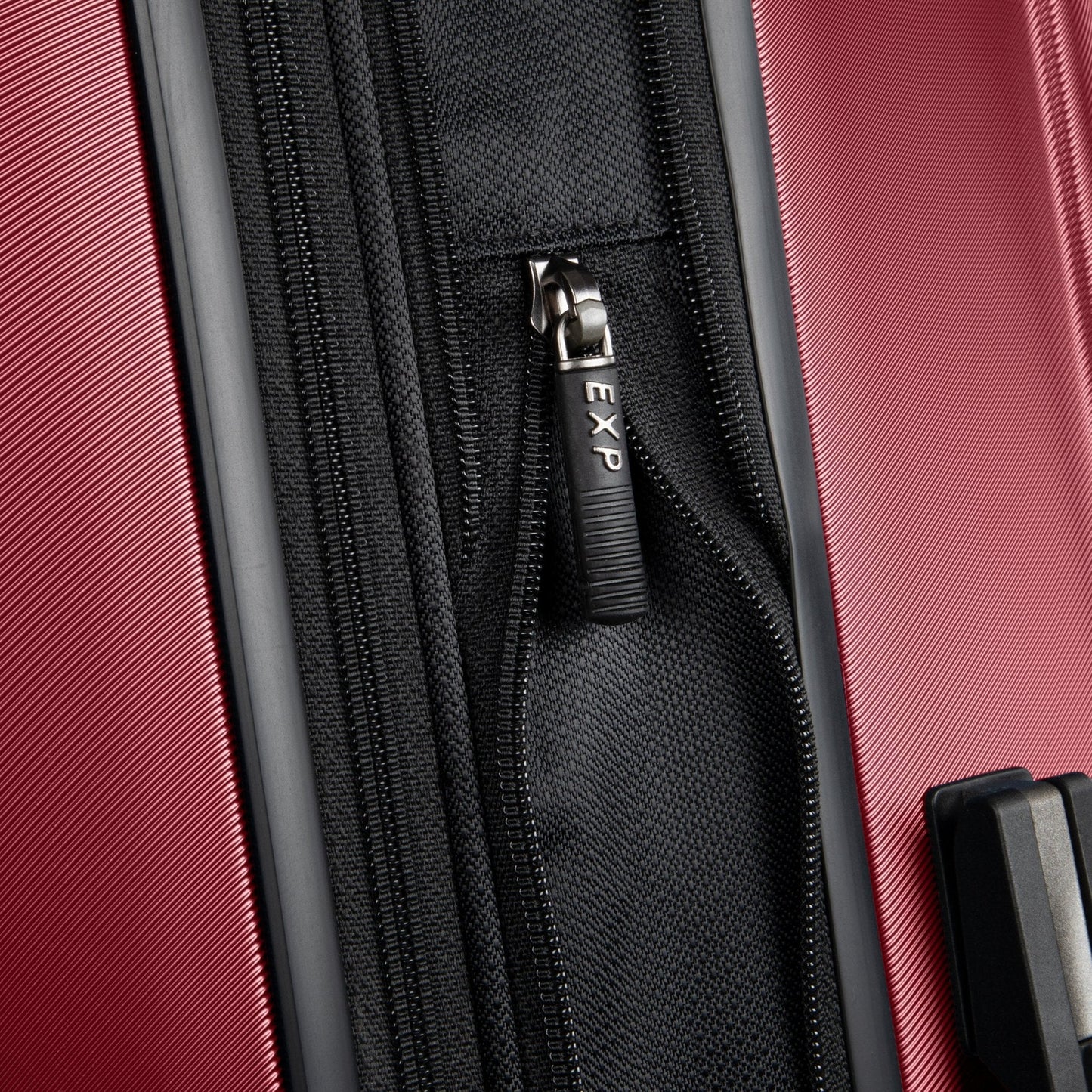 Ricardo Beverly Hills Brentwood Hardside Medium Check-In Expandable Spinner - Crimson