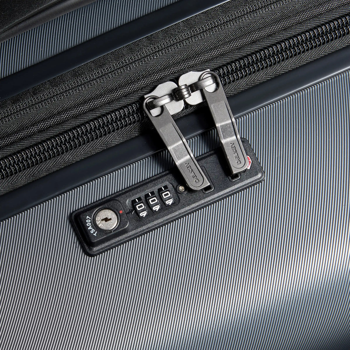 Delsey Cruise 3.0 - Large Expandable Spinner - Graphite