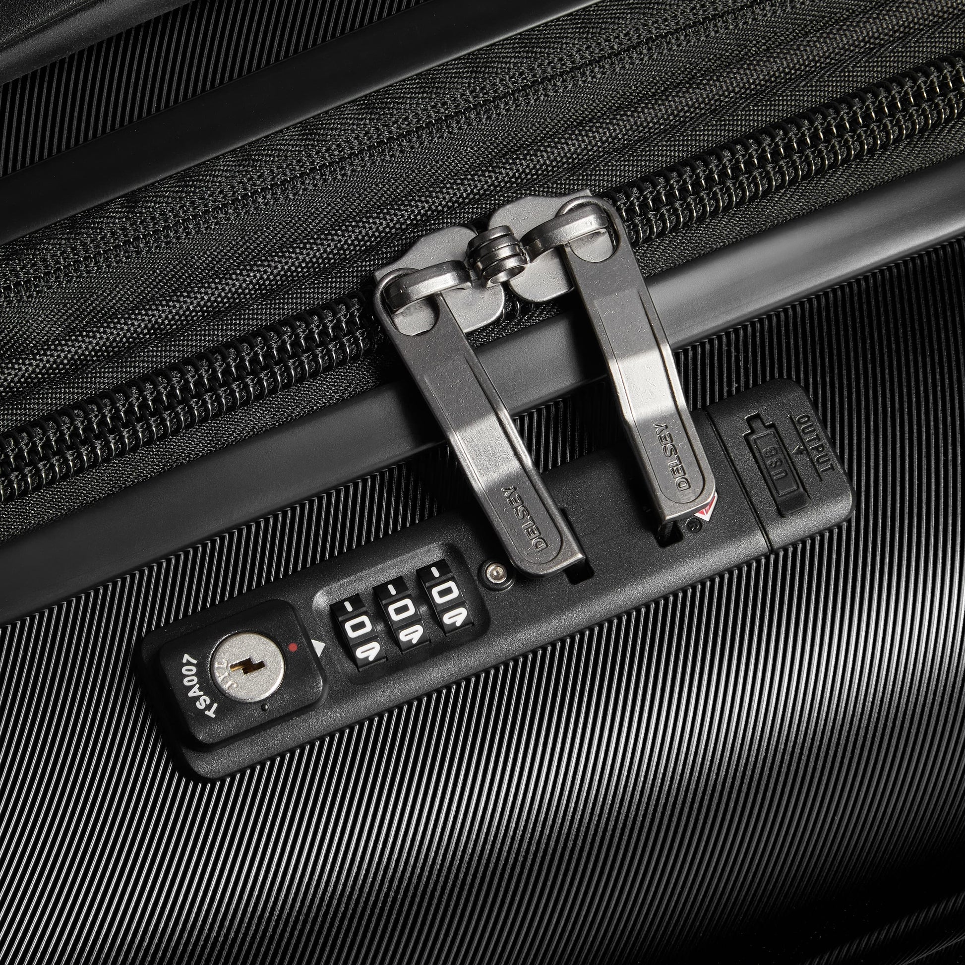 Delsey Cruise 3.0 - Carry-On Plus Expandable Spinner - Black