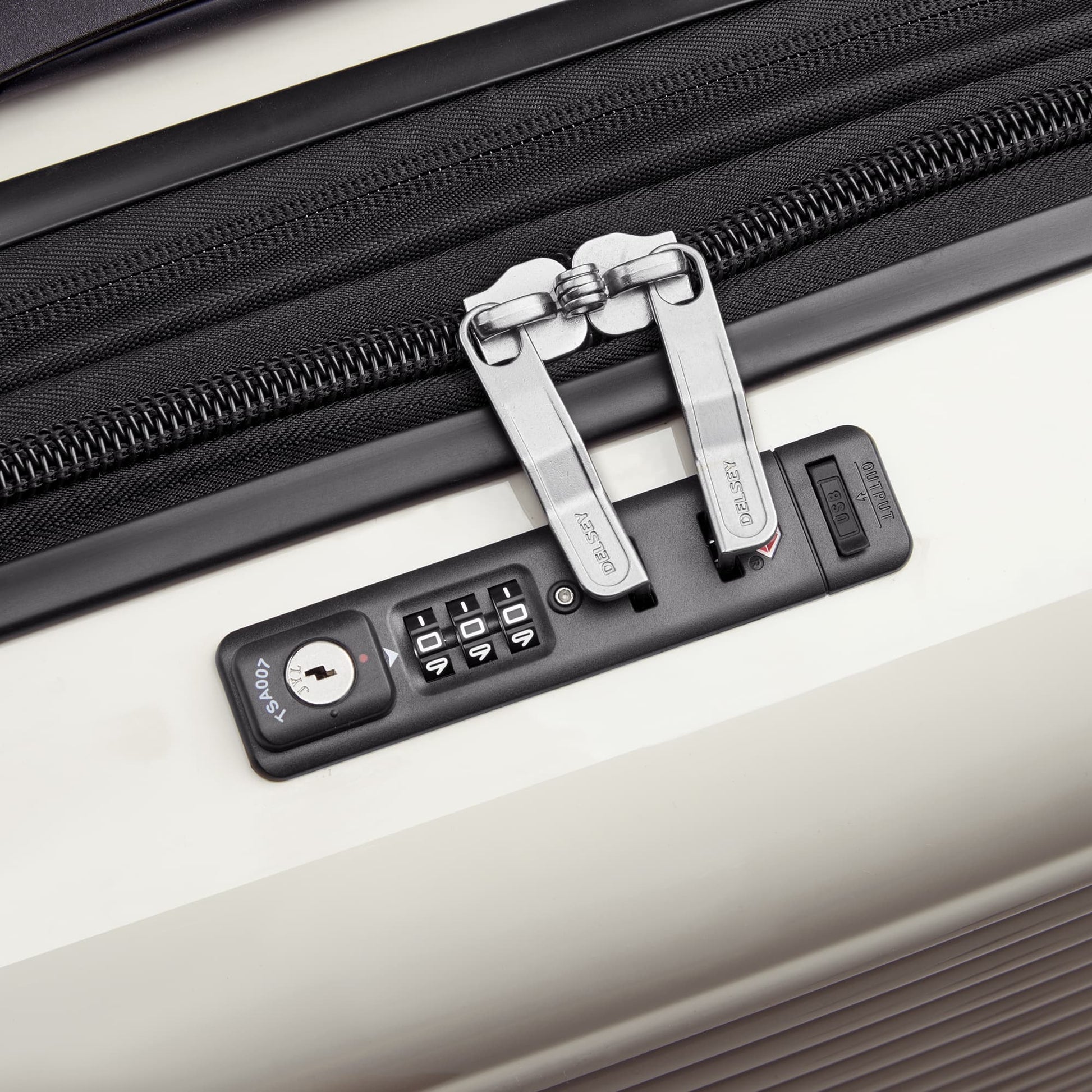 Delsey Cruise 3.0 - Carry-On Plus Expandable Spinner - Ivory