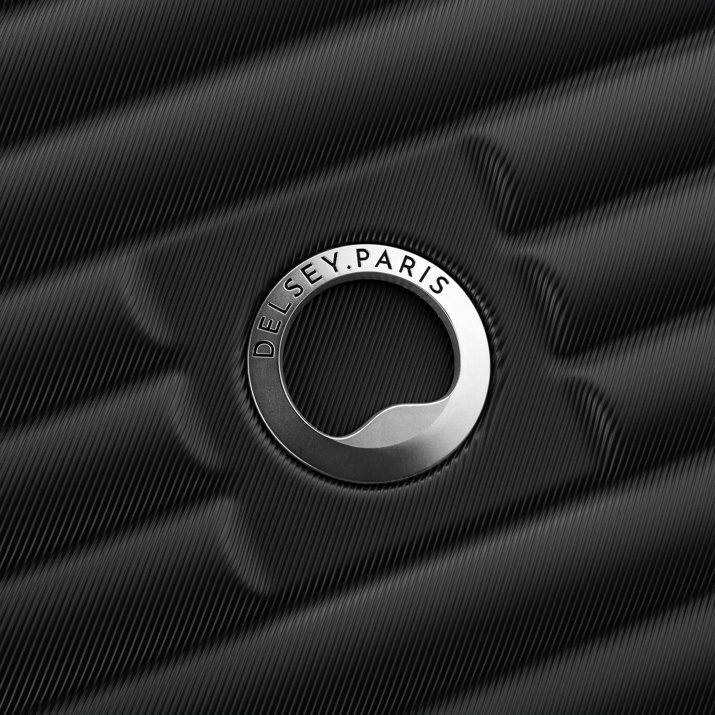 Delsey Cruise 3.0 - Medium Expandable Spinner - Black