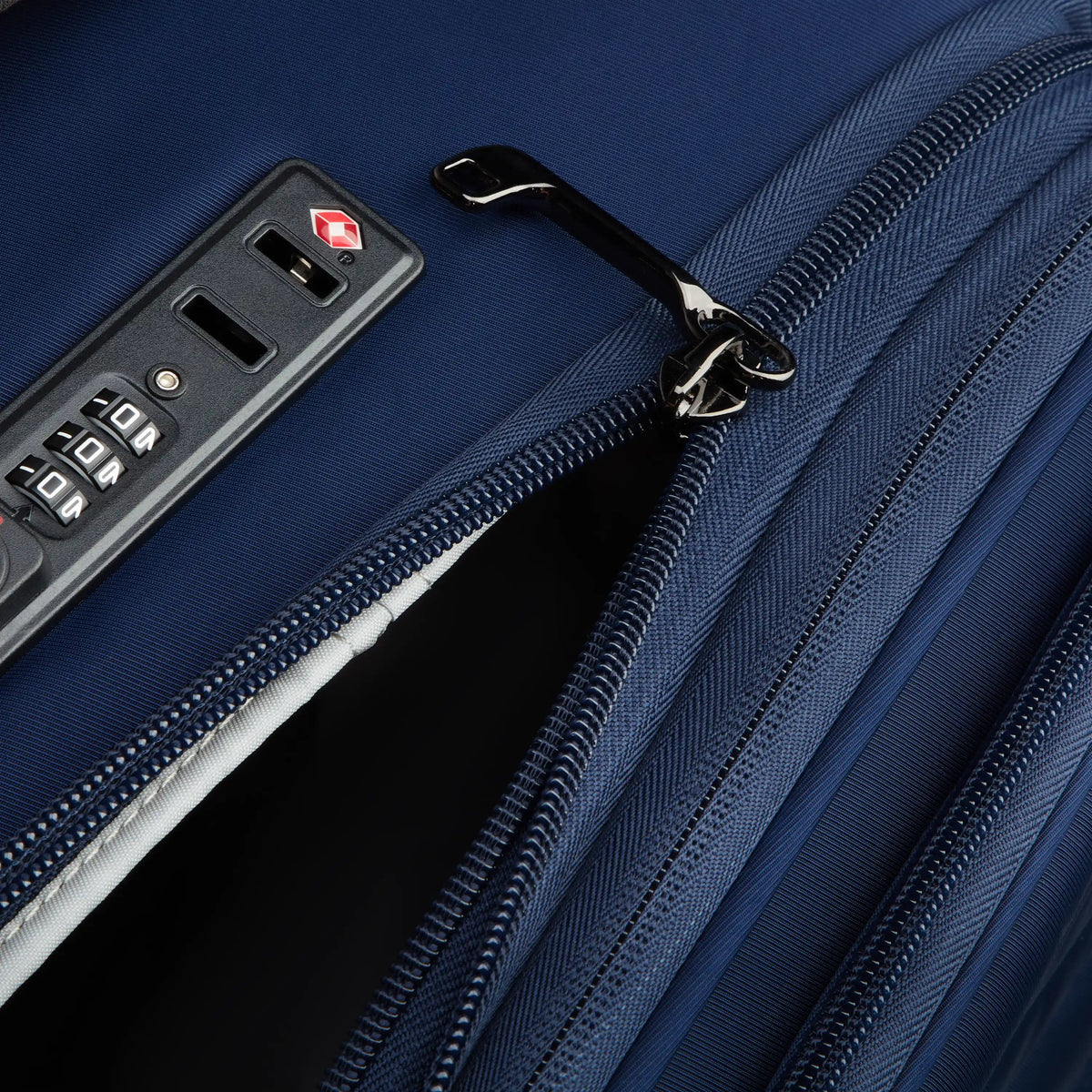 Delsey CRUISE 3.0 - Softside Carry-On Plus Expandable Spinner - Deep Sea Navy