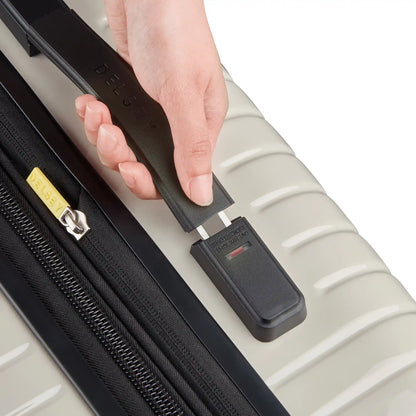 Delsey Cruise 3.0 - Medium Expandable Spinner - Ivory