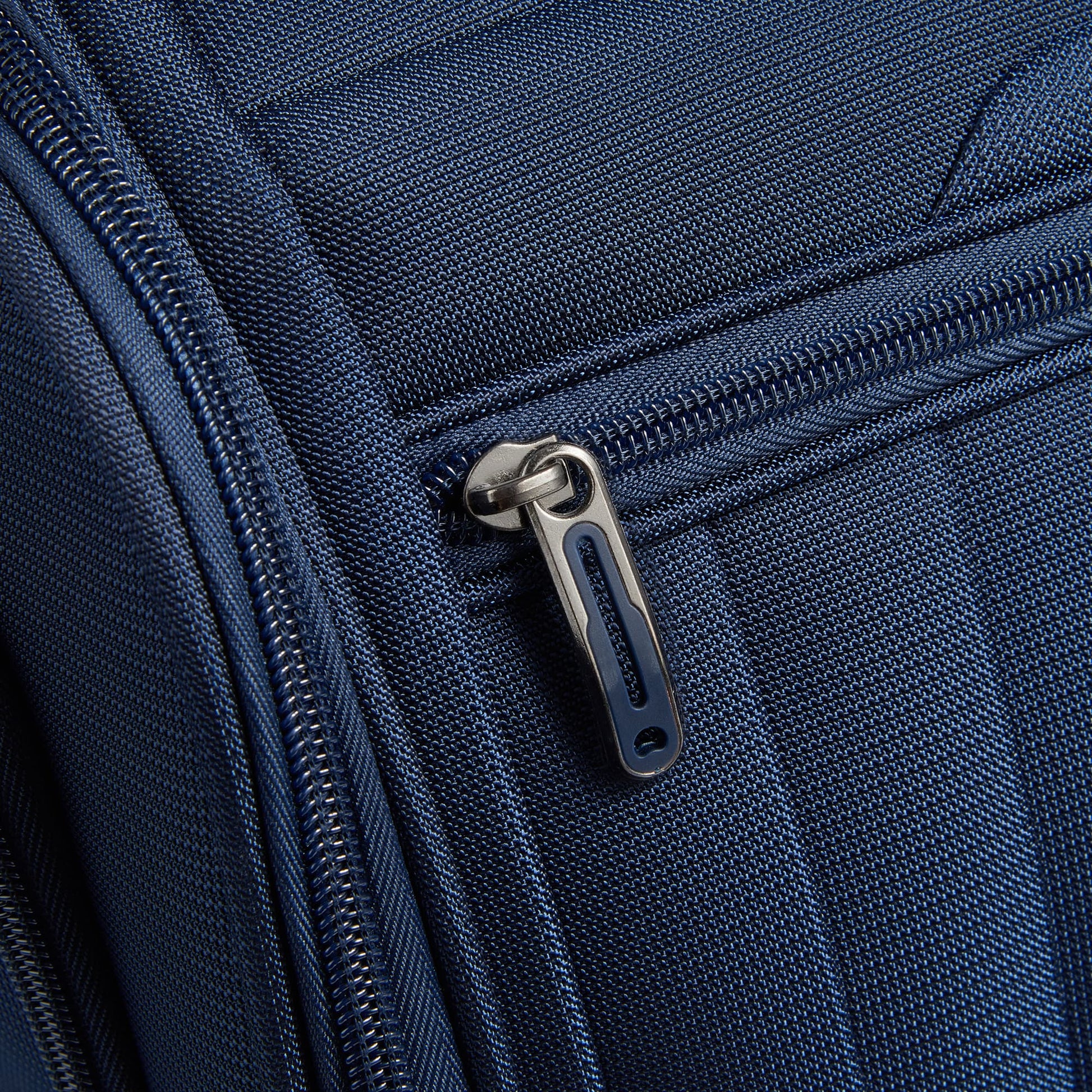 Delsey Helium DLX - Wheeled Underseater - Navy
