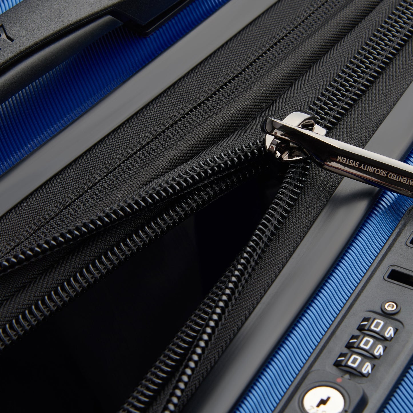 Delsey SHADOW 5.0 - M Expandable (66cm) - Blue
