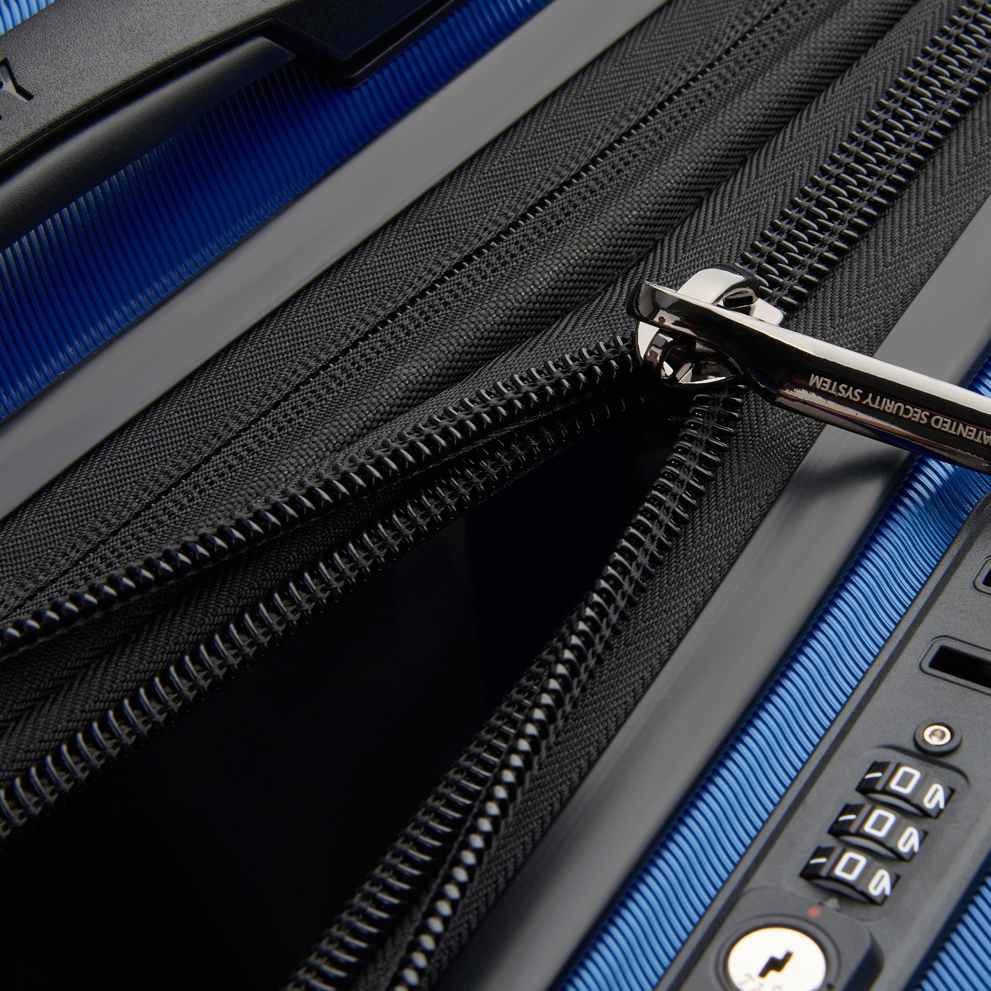 Delsey SHADOW 5.0 - M Expandable (66cm) - Blue