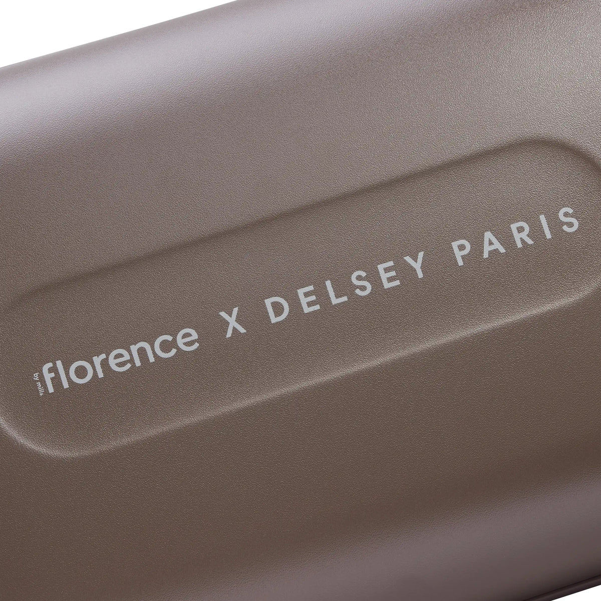 Delsey Florence By Mills X DELSEY PARIS CATCH FLIGHTS - Carry-On Plus Expandable Spinner - Chestnut