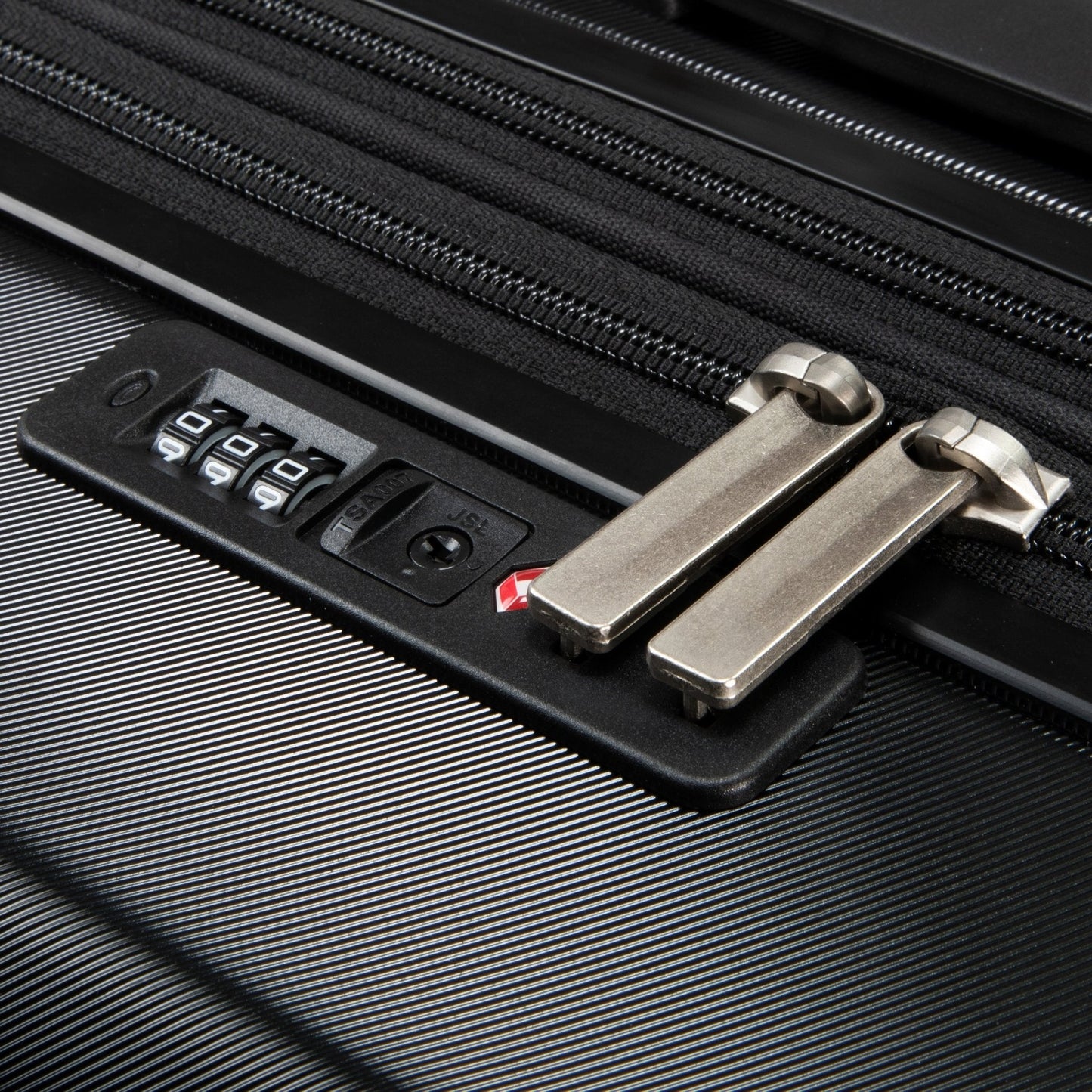 Ricardo Beverly Hills Melrose Hardside Carry-On Expandable Spinner - Black