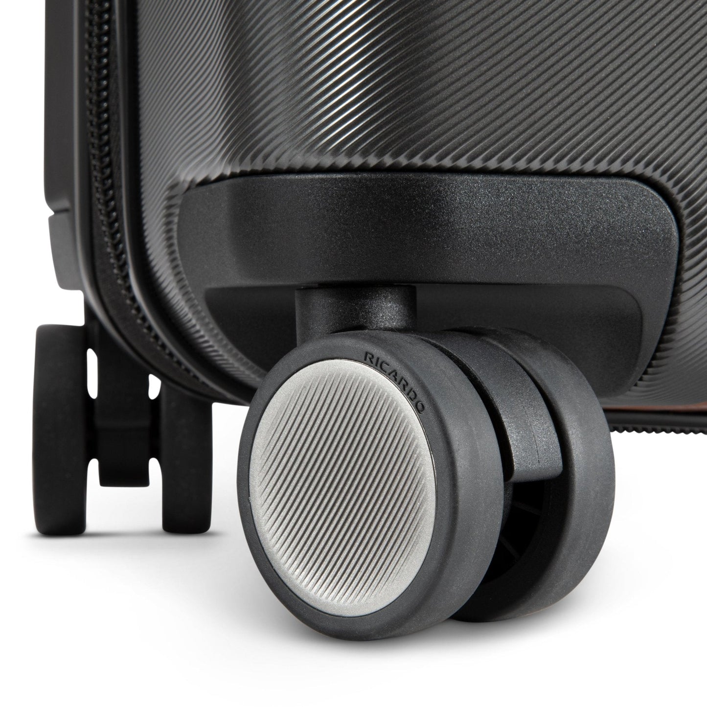 Ricardo Beverly Hills Montecito 2.0 Hardside Large Check-In Expandable Spinner - Graphite
