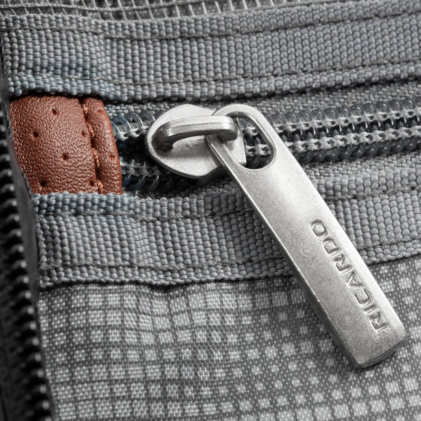 Ricardo Beverly Hills Montecito 2.0 Hardside Medium Check-in Expandable Spinner - Hunter Green