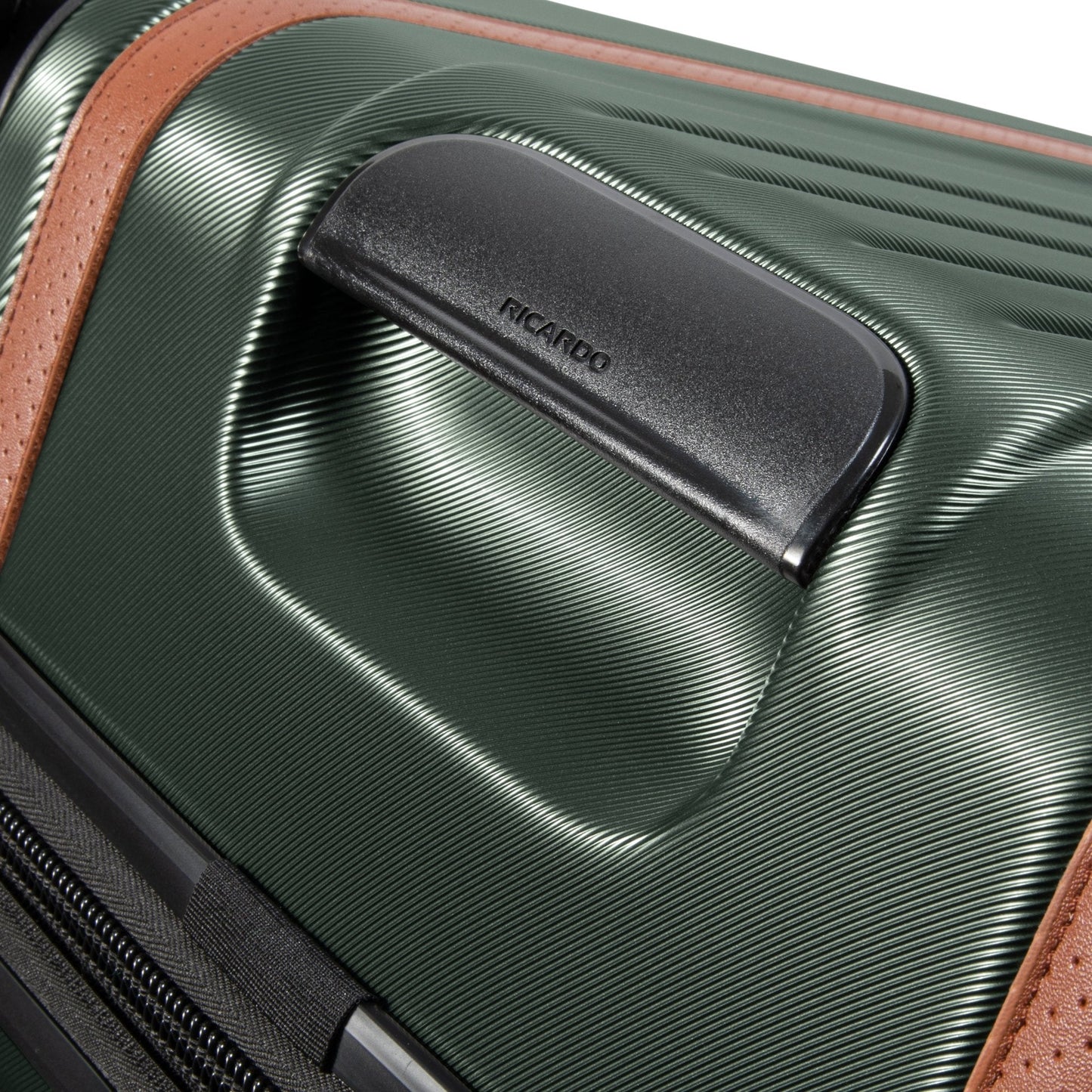 Ricardo Beverly Hills Montecito 2.0 Hardside Medium Check-in Expandable Spinner - Hunter Green
