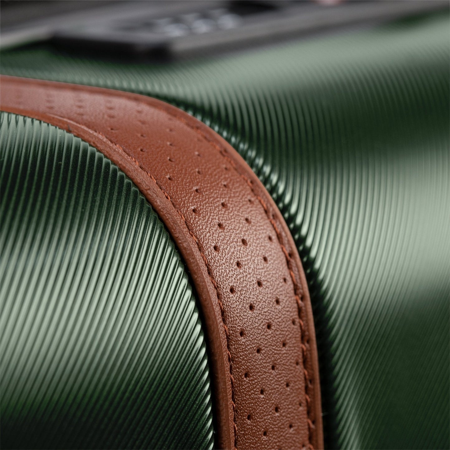 Ricardo Beverly Hills Montecito 2.0 Hardside Medium Check-in Expandable Spinner - Hunter Green