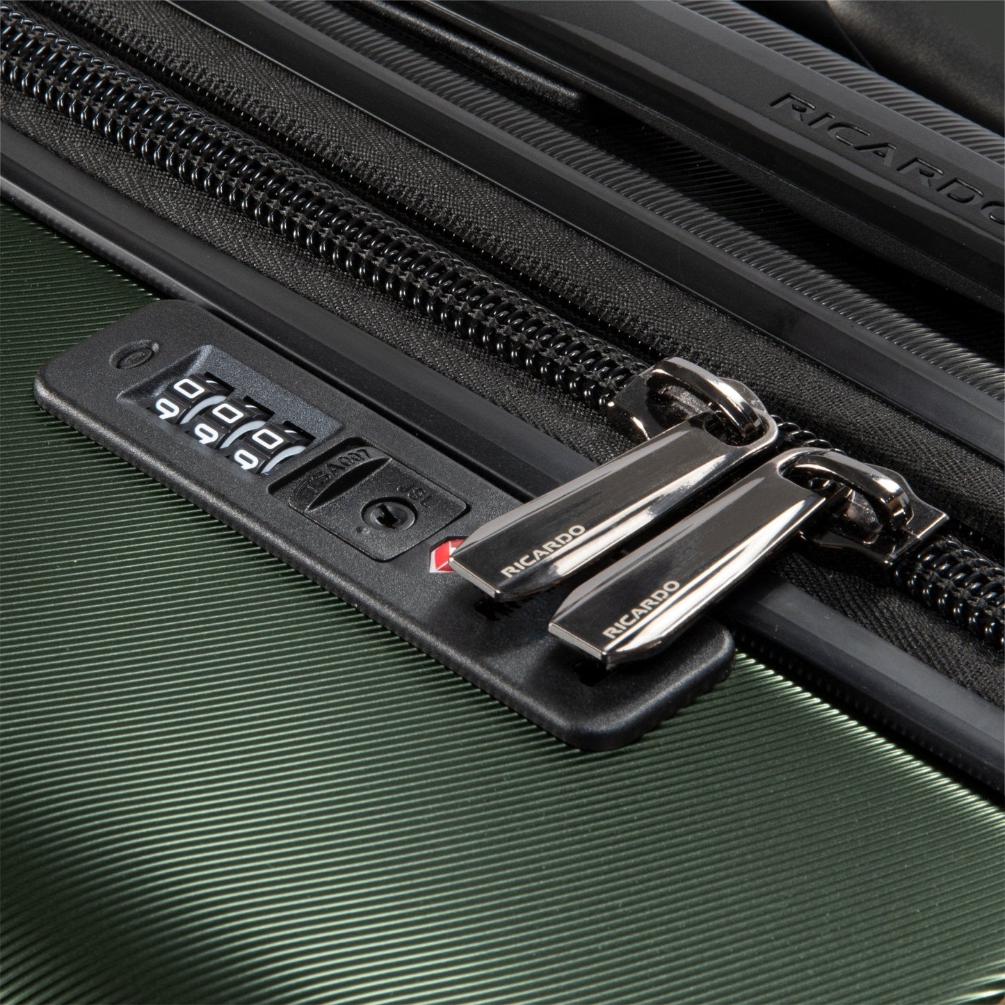 Ricardo Beverly Hills Montecito 2.0 Hardside Medium Check-in Expandable Spinner - Hunter Green