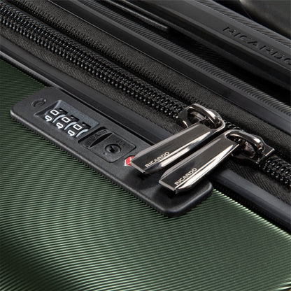 Ricardo Beverly Hills Montecito 2.0 Hardside Medium Check-in Expandable Spinner - Hunter Green