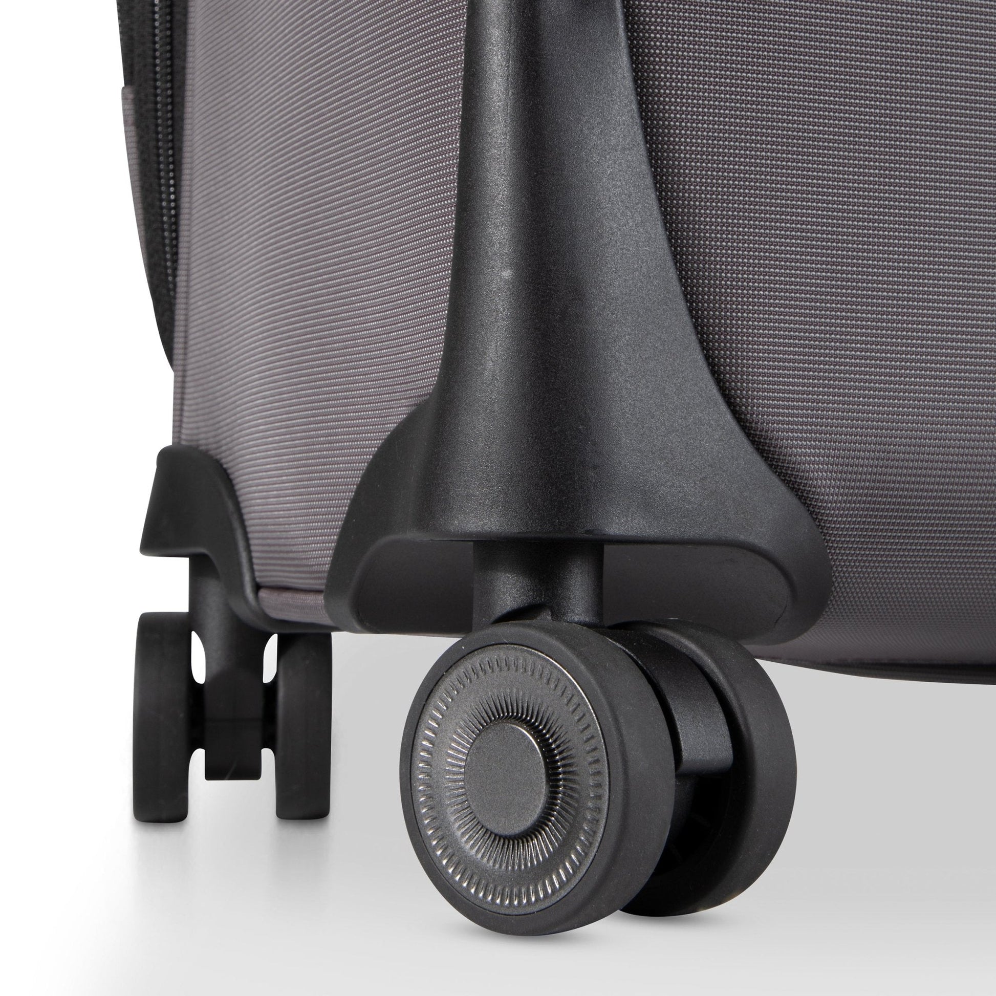Ricardo Beverly Hills Montecito 3.0 Softside Medium Check-In Expandable Spinner - French Grey